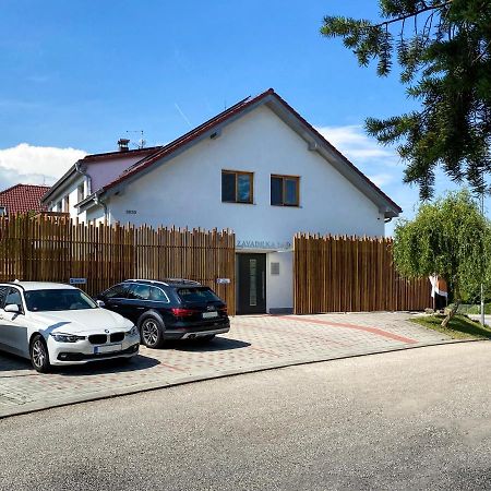 Modern Fully Equipped Studio With Parking Zavadilka 2620 Ceske Budejovice Exterior photo